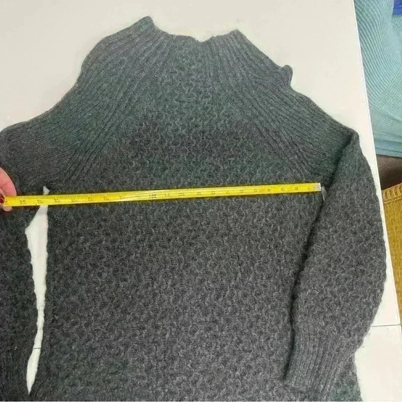 ANTHROPOLOGIE Bia Mock Neck Tunic Sweater Carbon Gray M Soft - Picture 3 of 9